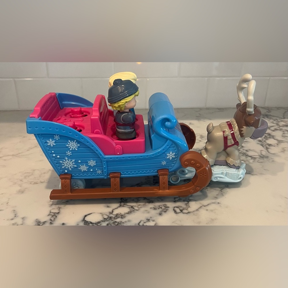 Fisher Price Little People Disney Elsa's Ice Palace & Frozen Kristoff's Sleigh - Picture 5 of 5